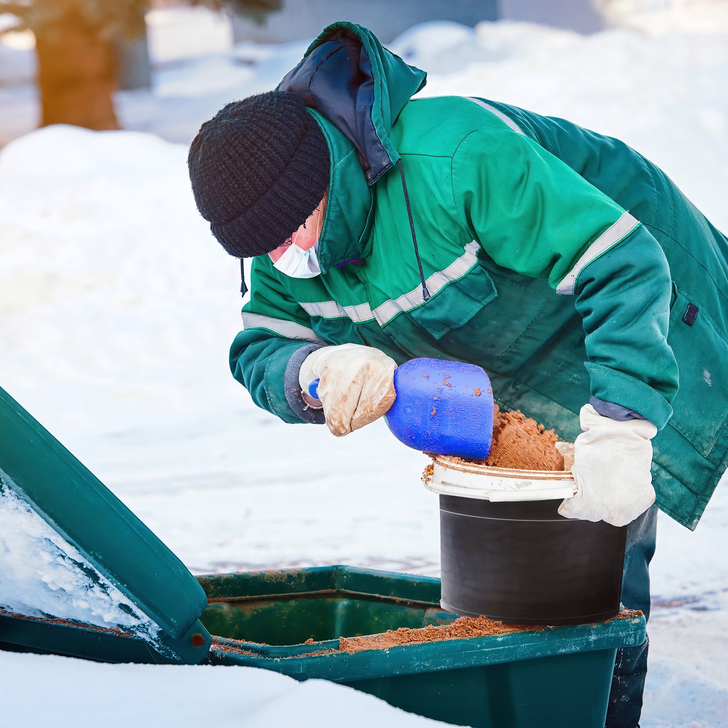 Rock salt spreading